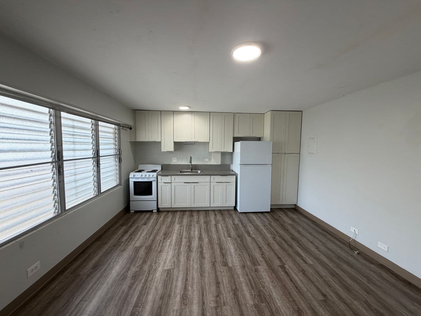 Honolulu Apartment: 830 Birch Street