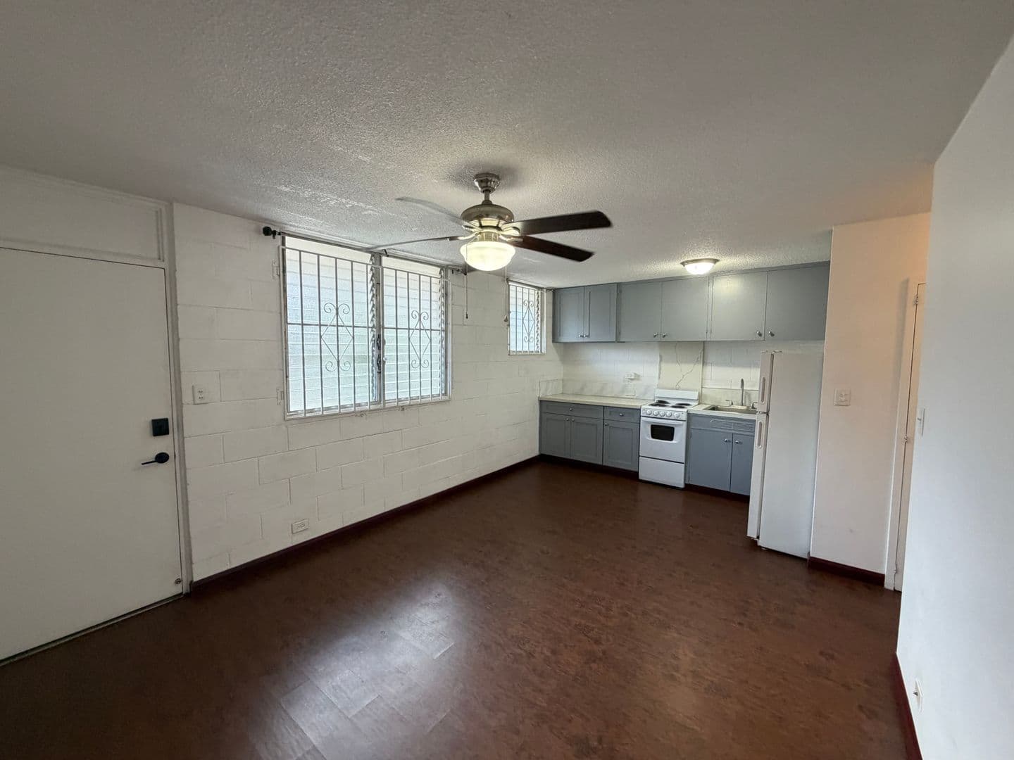 Honolulu Apartment: 2717 S. King Street
