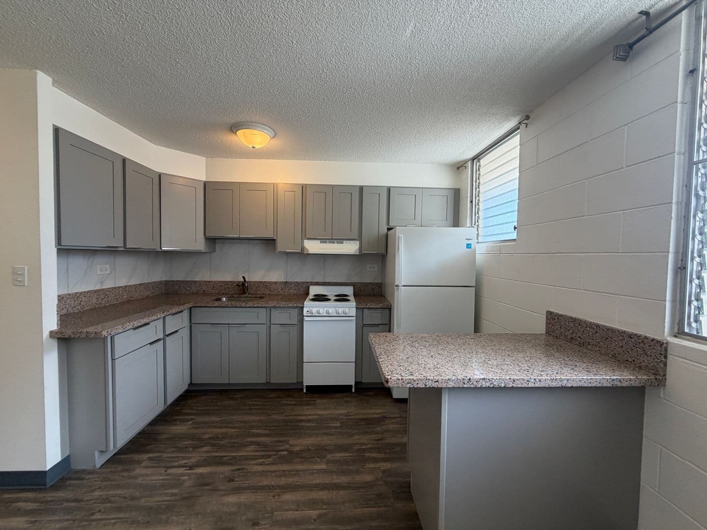 Honolulu Apartment: 2717 S. King Street