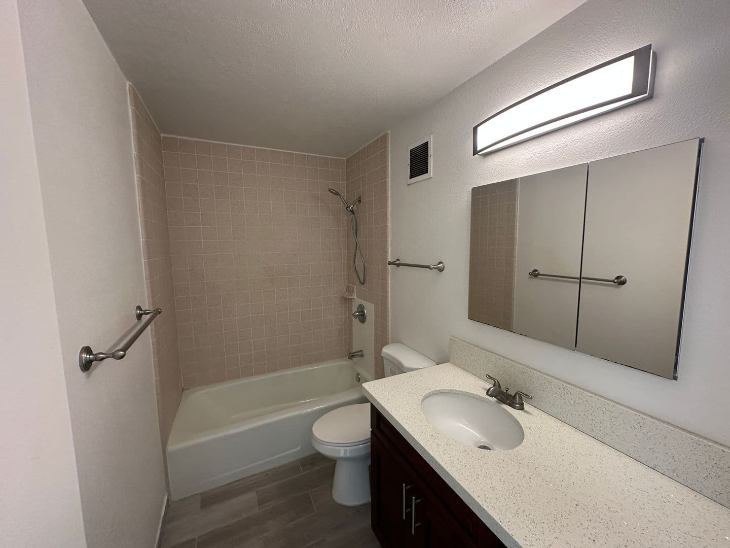 Honolulu Apartment: 1682 Kalakaua Avenue