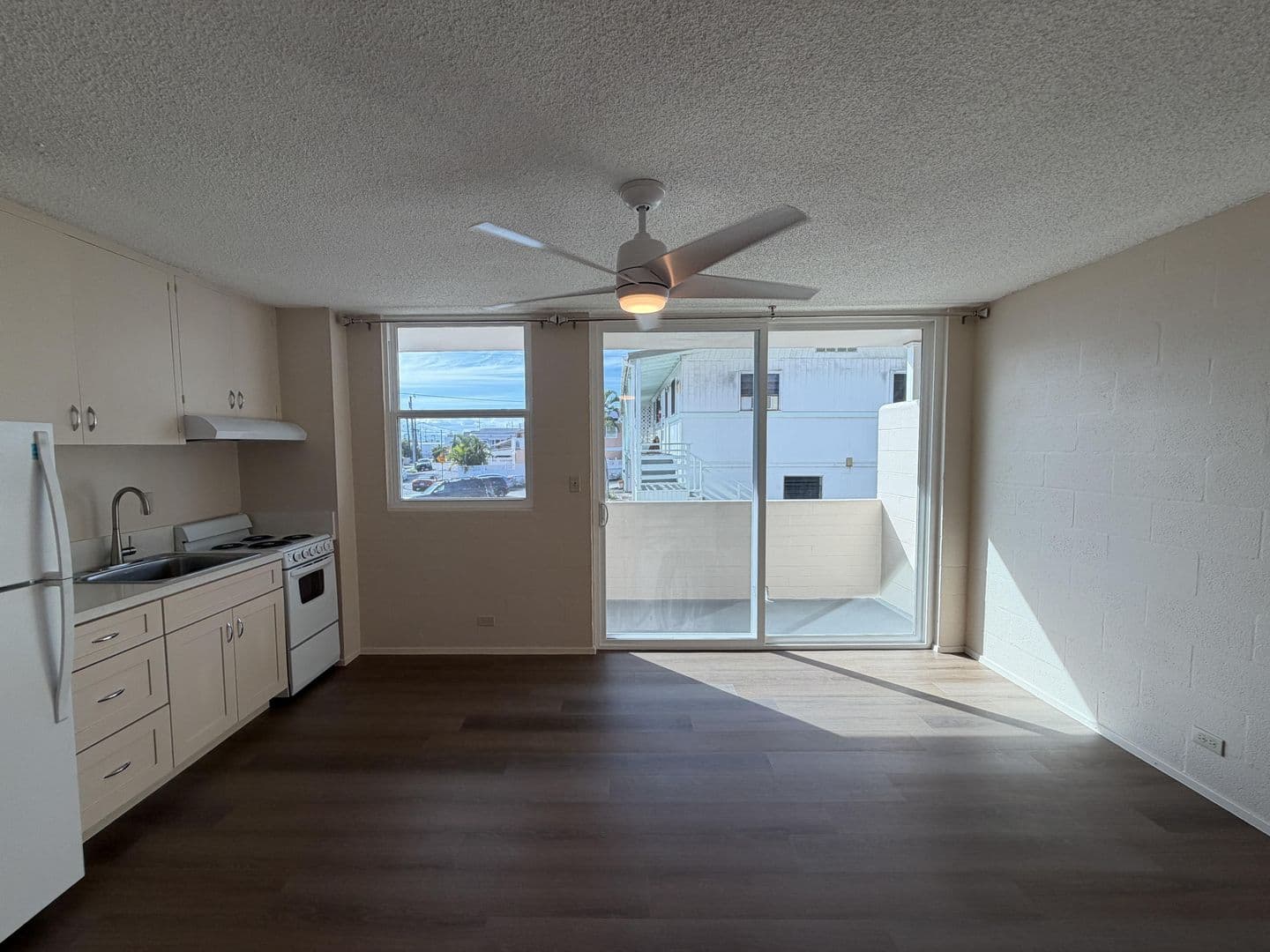 Honolulu Apartment: 1650 Stillman Lane