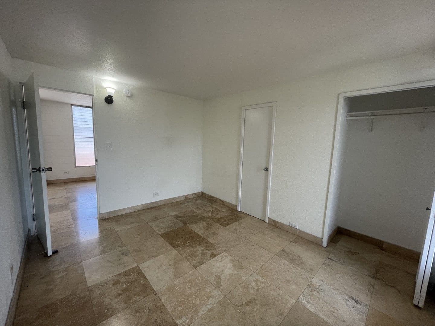 Honolulu Apartment: 254 Kaiulani Avenue
