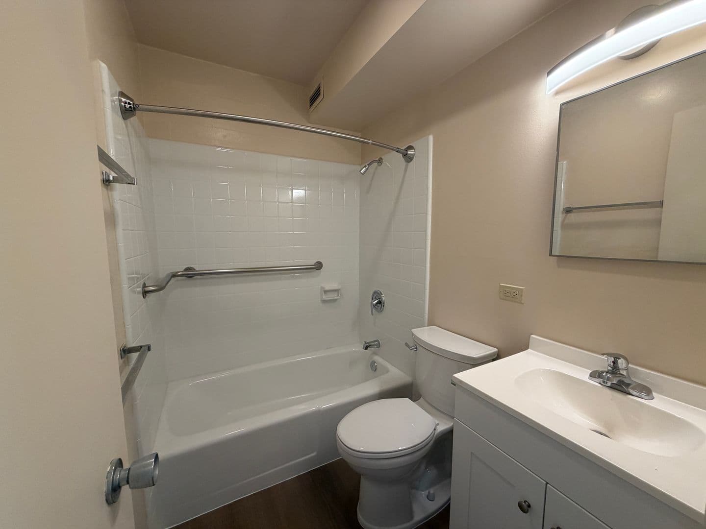 Honolulu Apartment: 1650 Stillman Lane