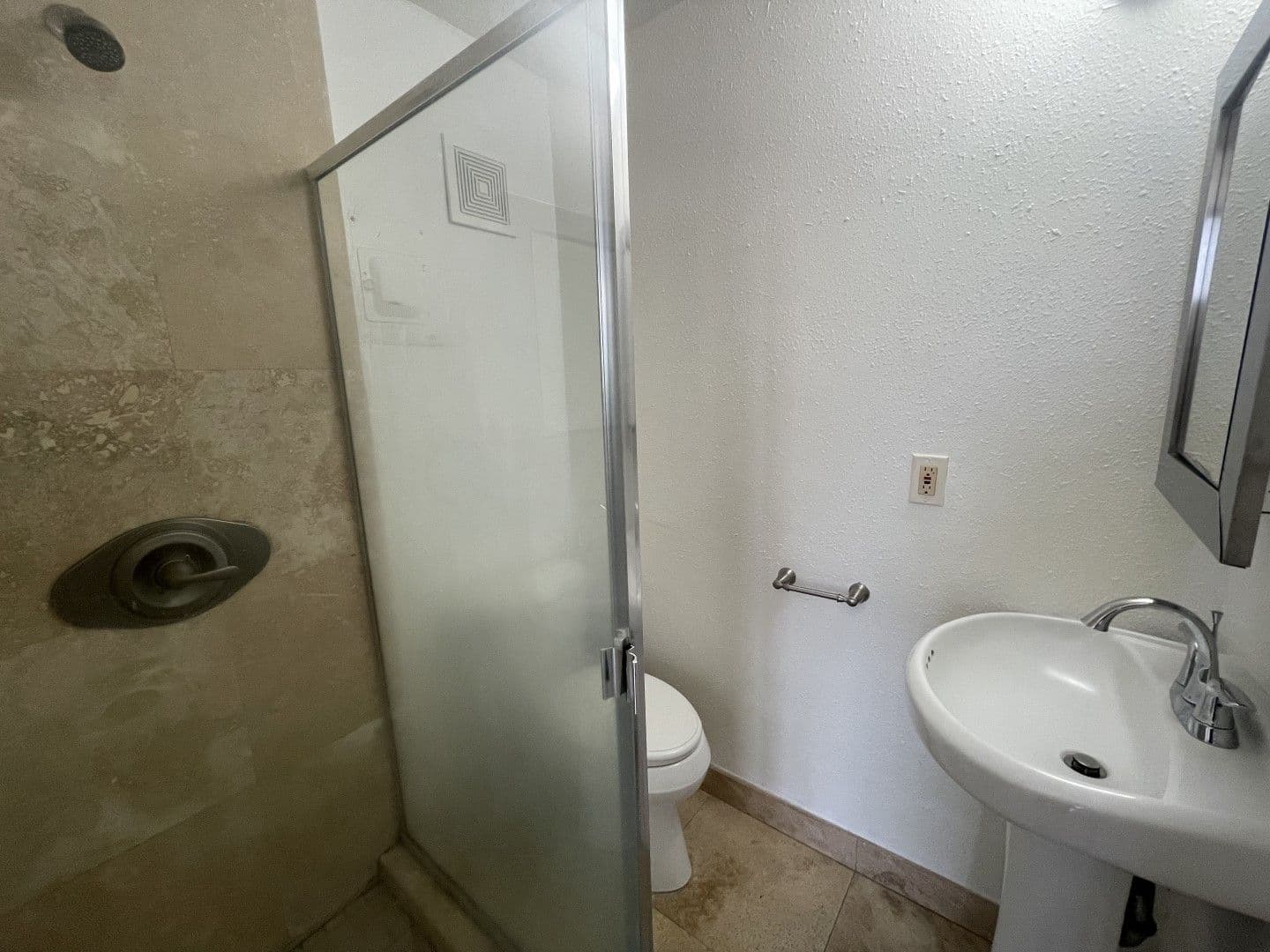 Honolulu Apartment: 254 Kaiulani Avenue