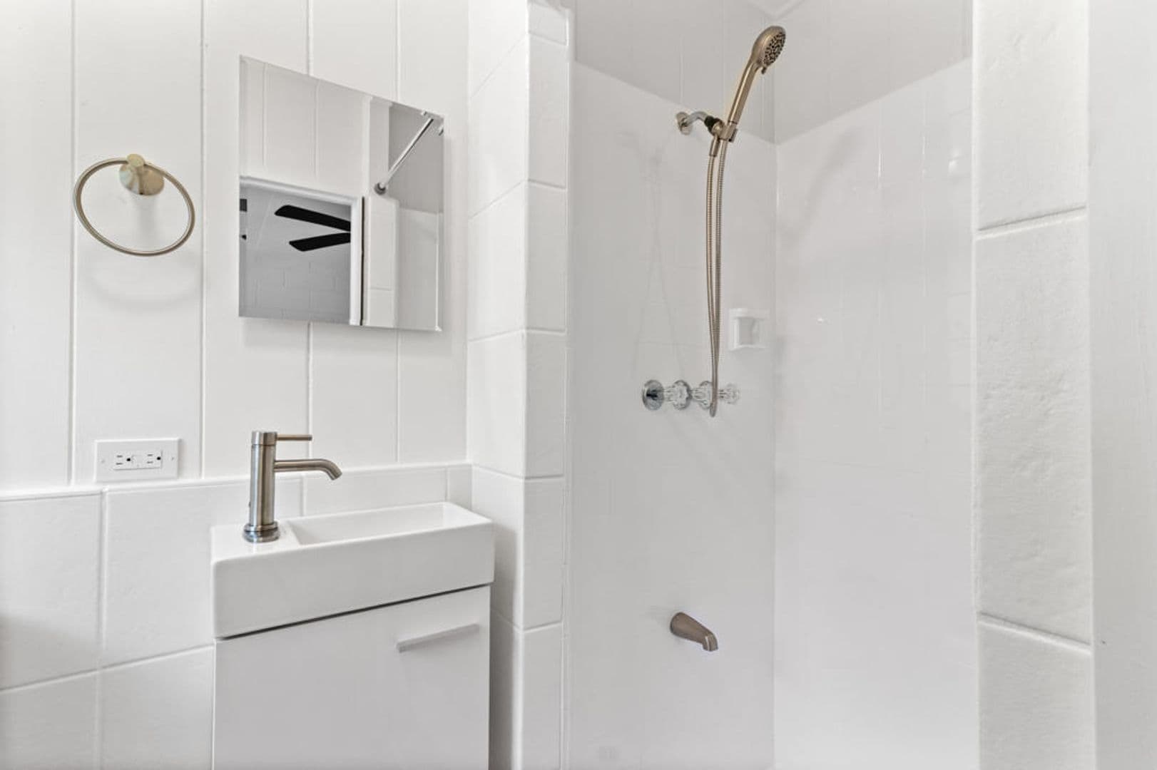 Honolulu Apartment: 2032 Kapiolani Boulevard