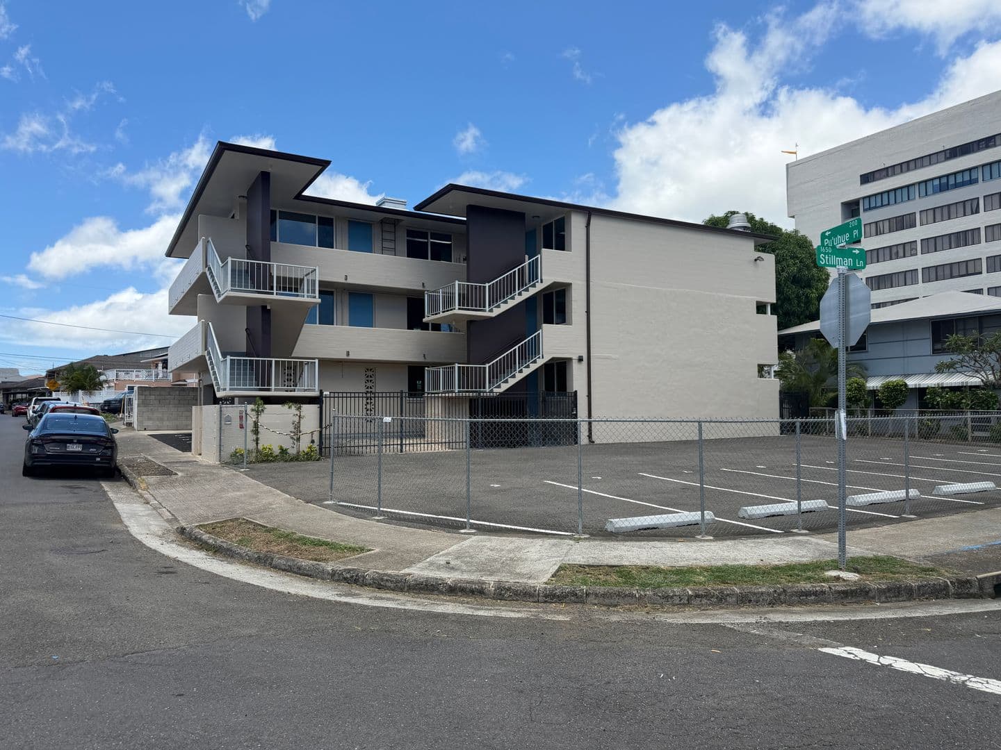 Honolulu Apartment: 1650 Stillman Lane