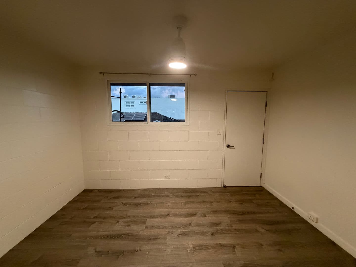 Honolulu Apartment: 2048 S. Beretania Street