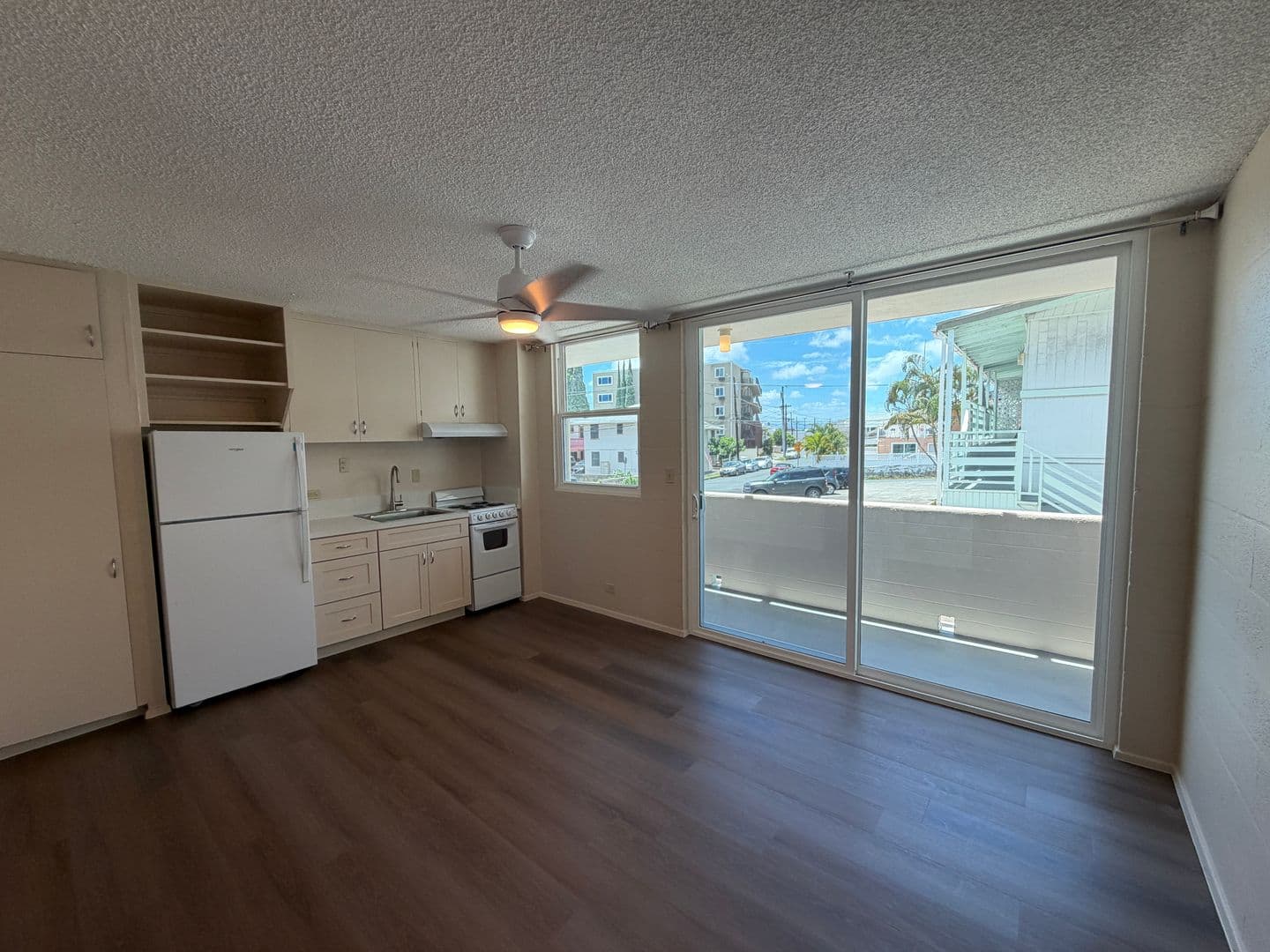 Honolulu Apartment: 1650 Stillman Lane