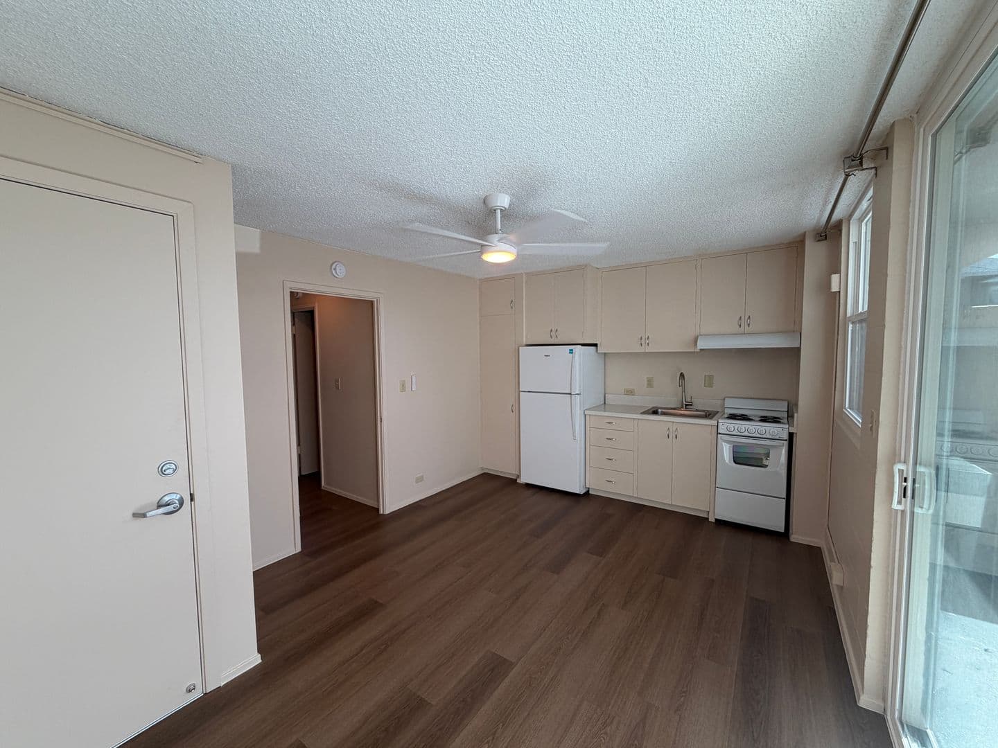 Honolulu Apartment: 1650 Stillman Lane