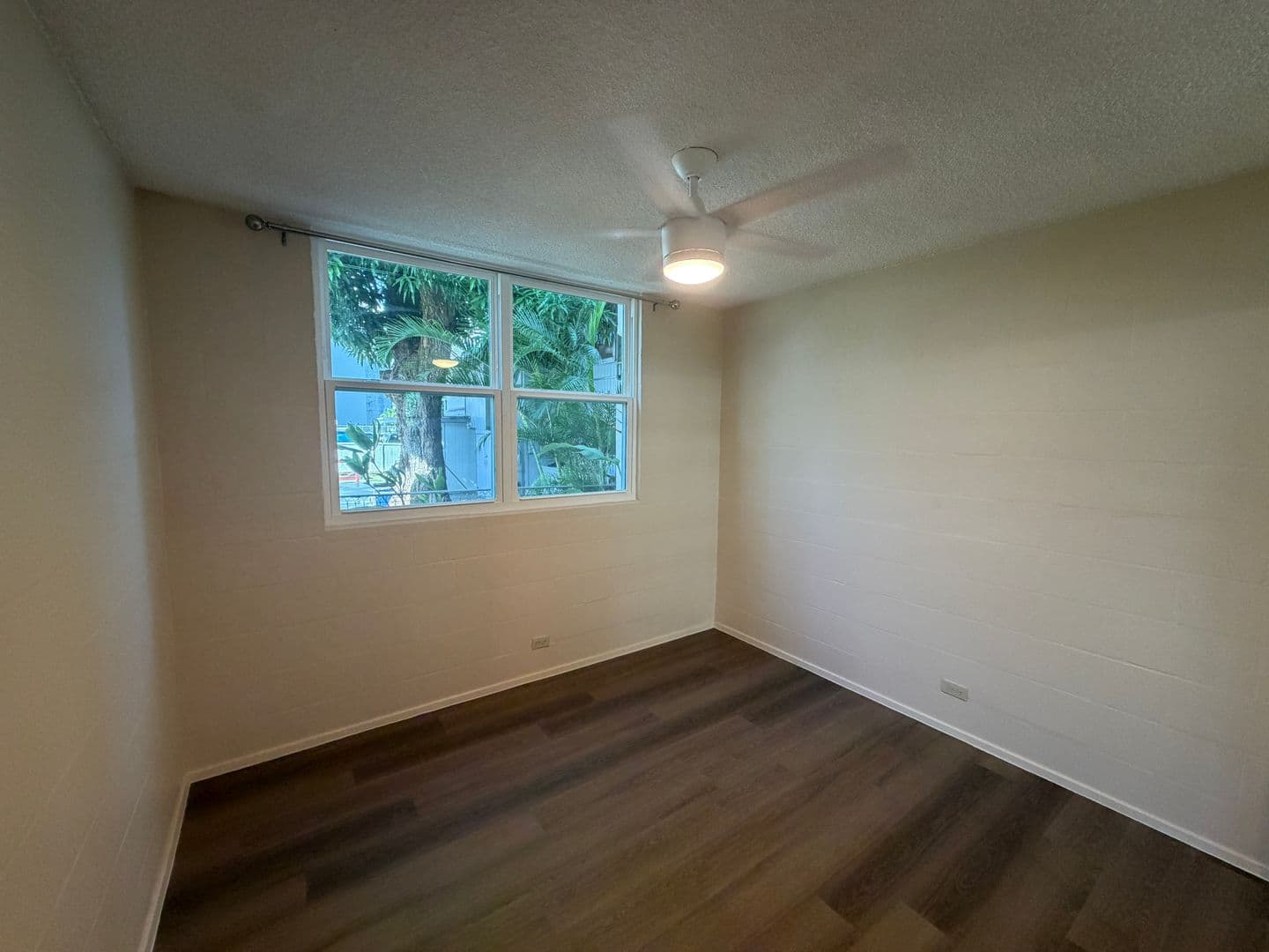 Honolulu Apartment: 1650 Stillman Lane