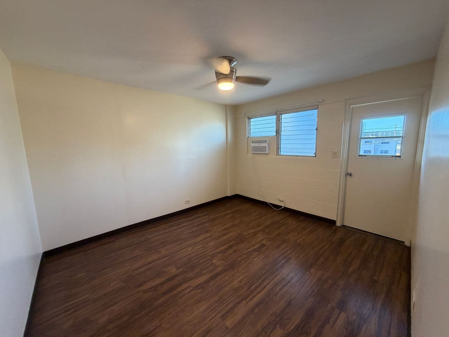 Honolulu Apartment: 830 Birch Street