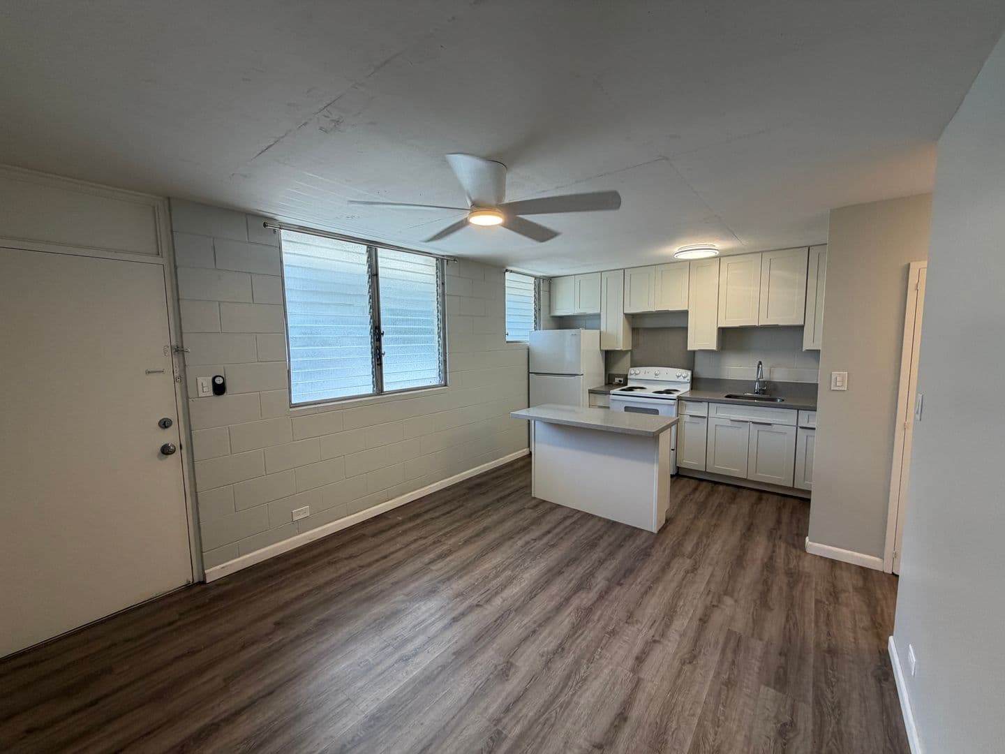 Honolulu Apartment: 2717 S. King Street