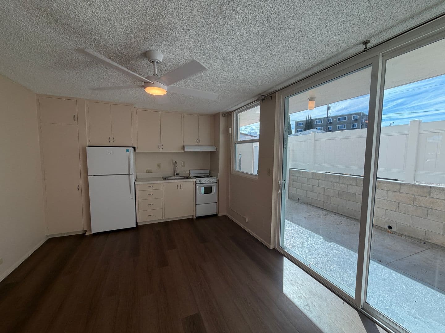 Honolulu Apartment: 1650 Stillman Lane