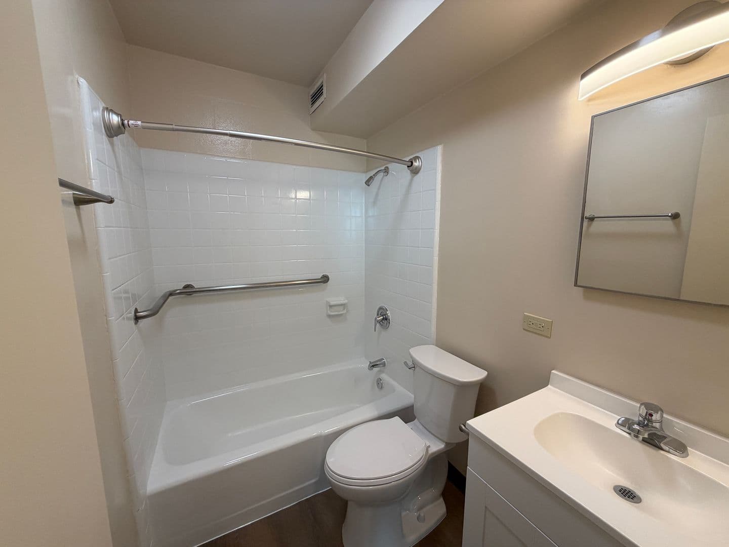 Honolulu Apartment: 1650 Stillman Lane