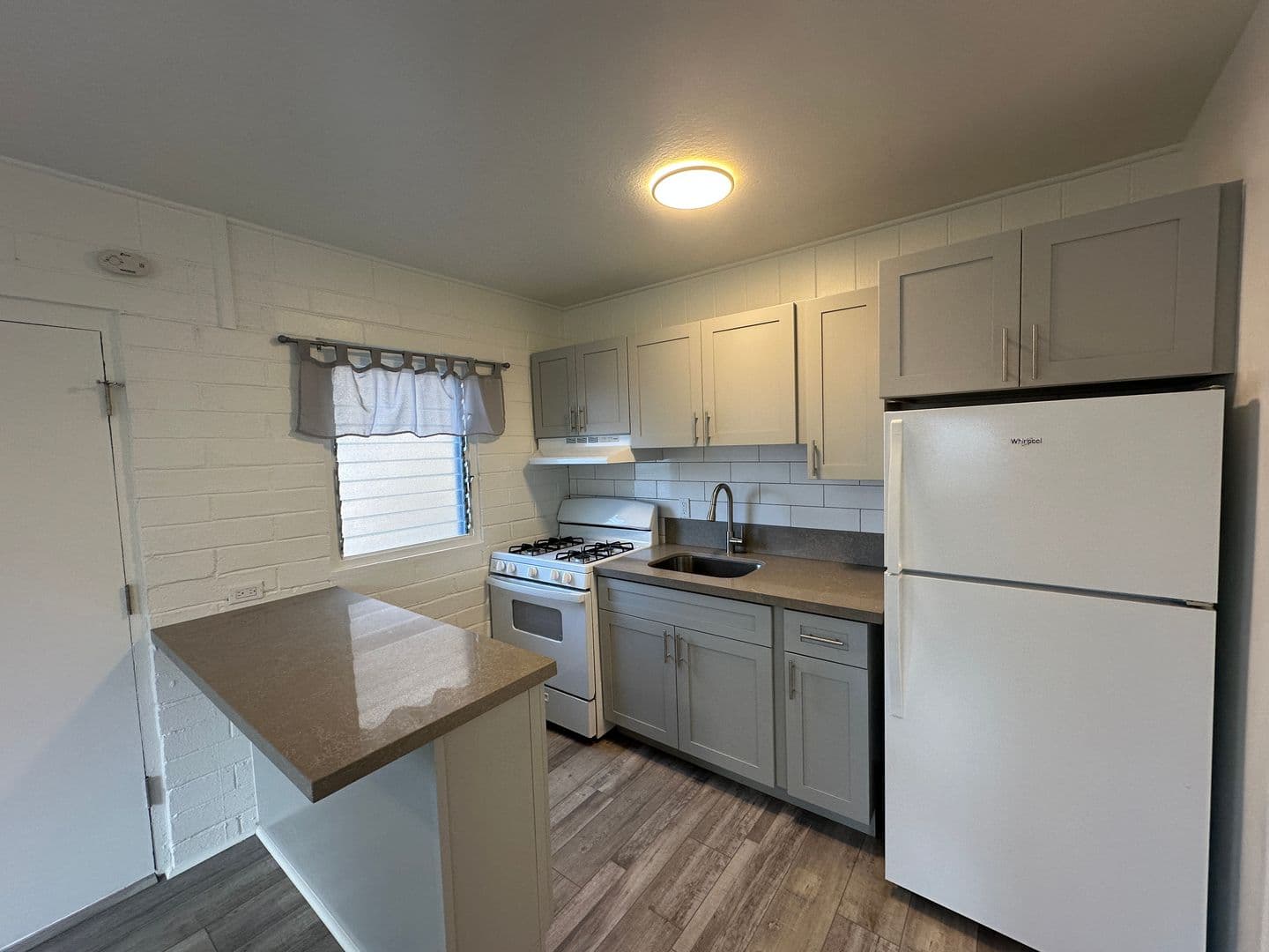 Honolulu Apartment: 1223 Wilder Avenue
