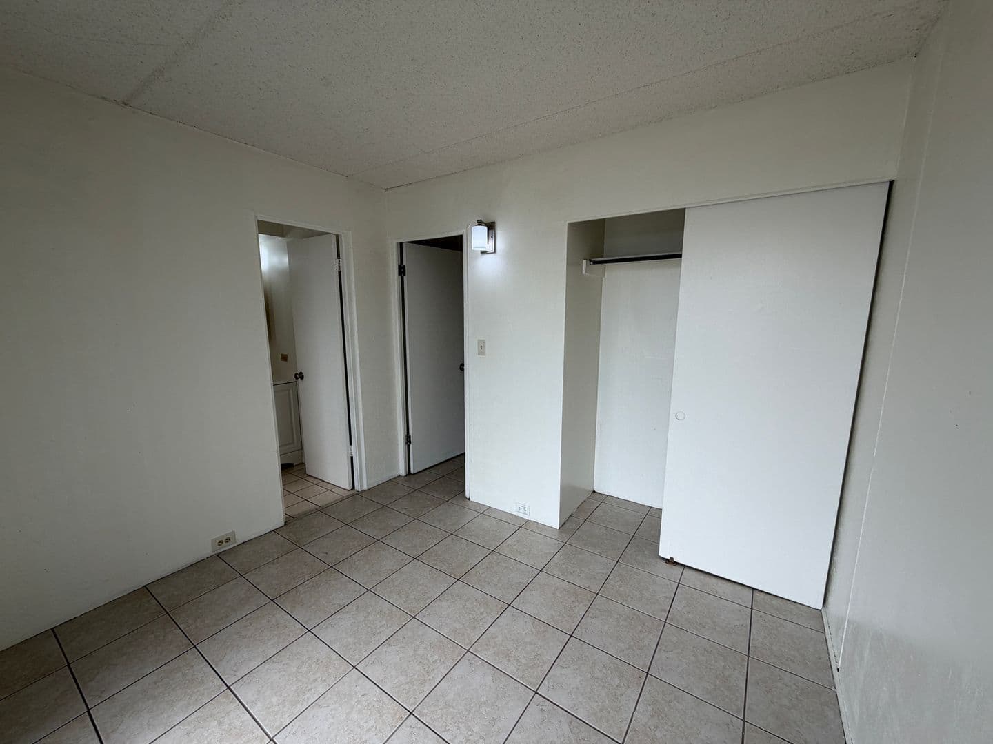Honolulu Apartment: 1315 Heulu Street