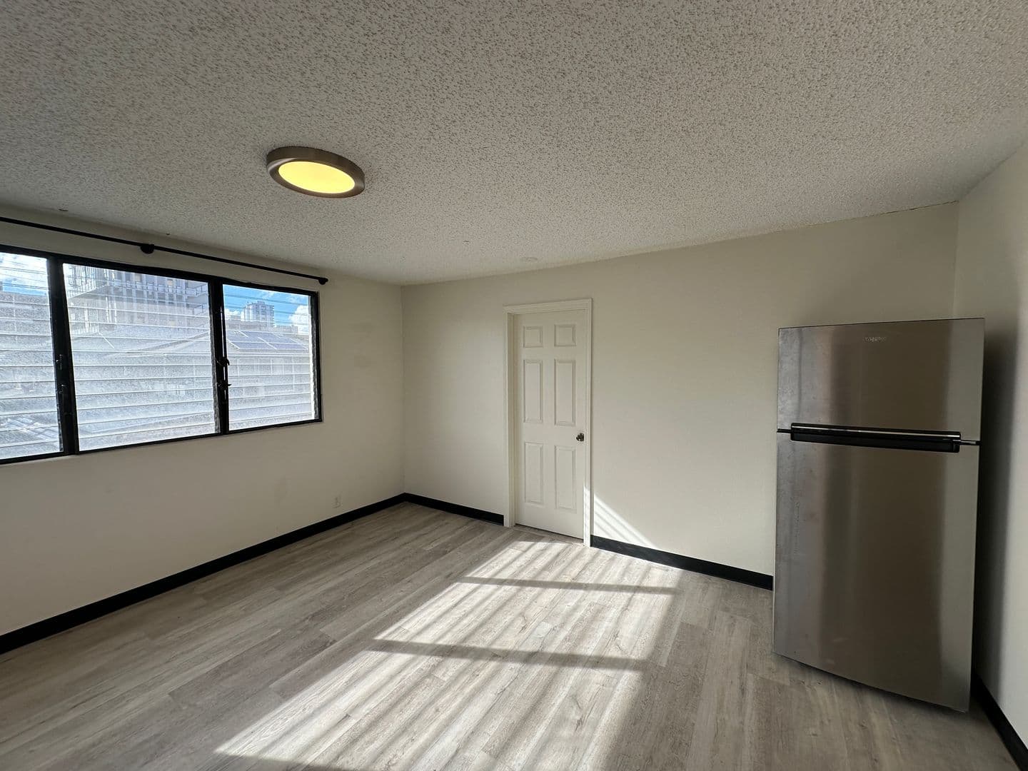 Honolulu Apartment: 1757 Algaroba Street