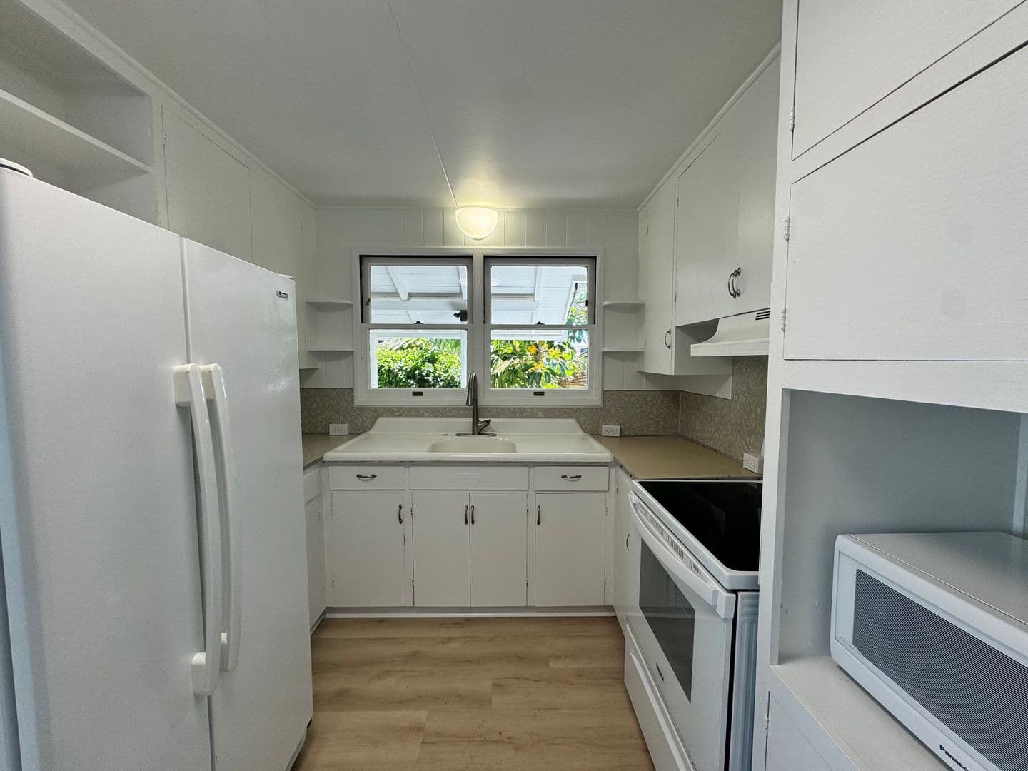 Honolulu House: 1769 Bertram Street