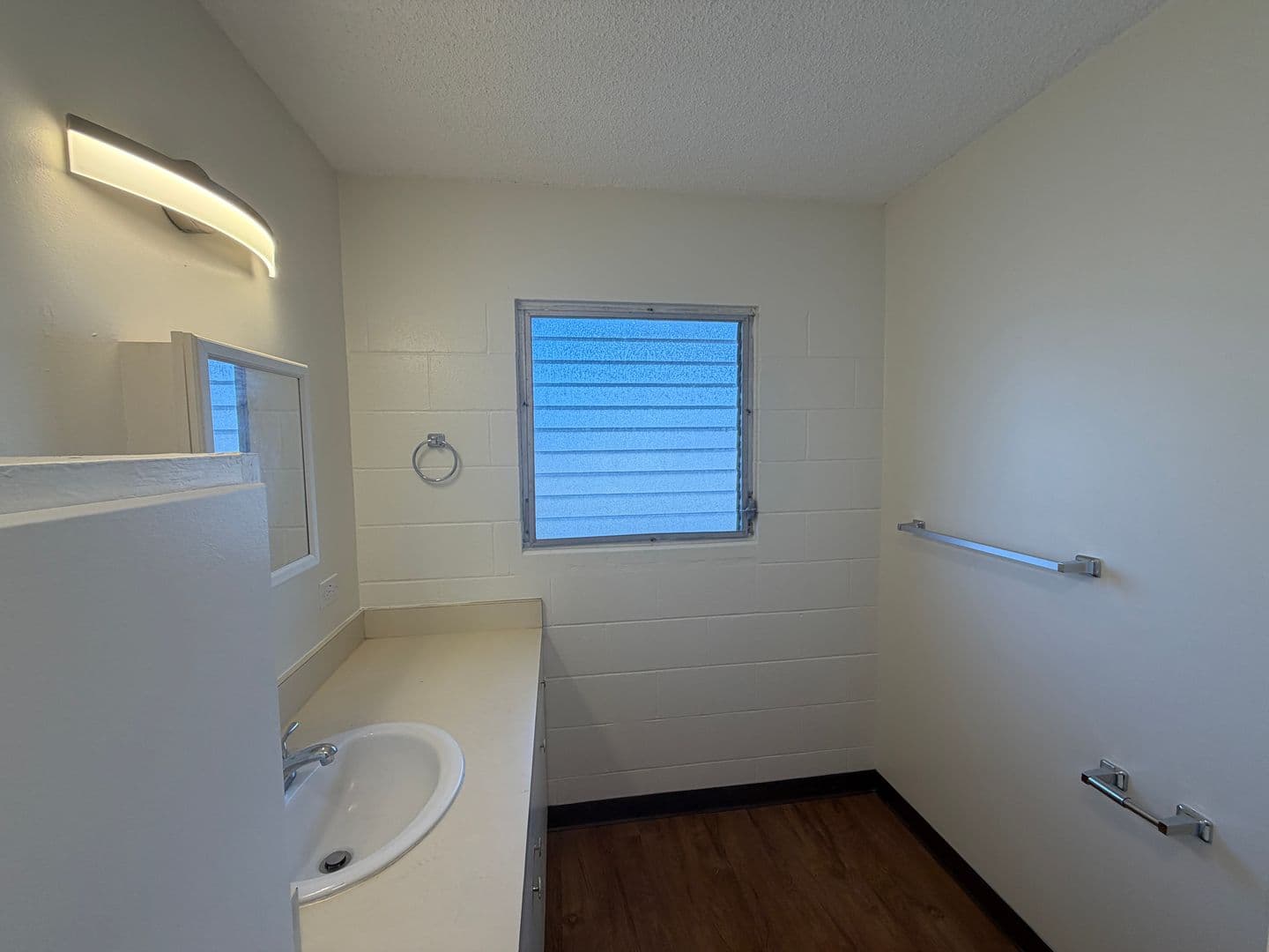 Honolulu Apartment: 830 Birch Street