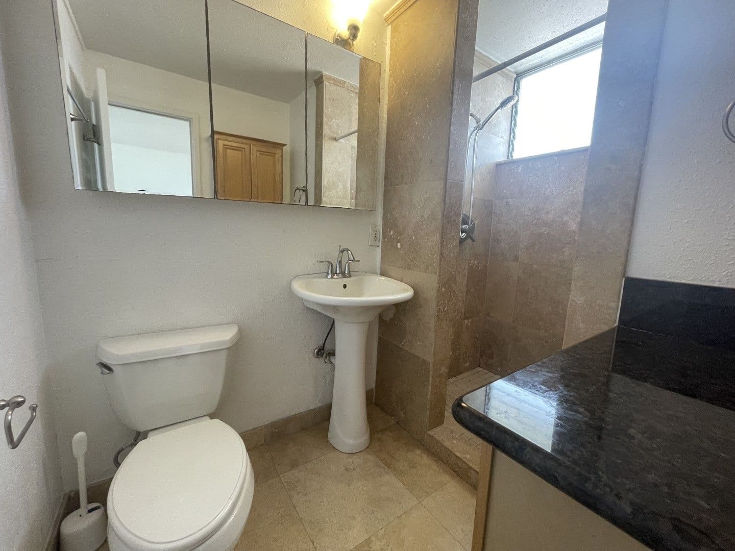 Honolulu Apartment: 254 Kaiulani Avenue