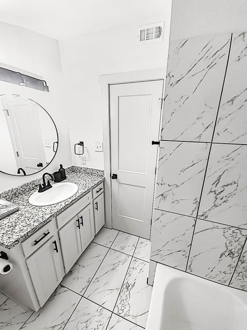 Beaumont Apartment: 2020 Cottonwood St