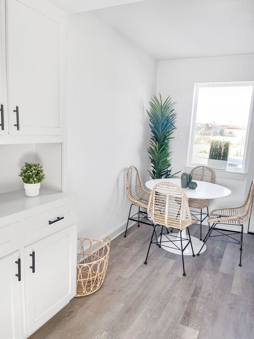 Beaumont Apartment: 2020 Cottonwood St