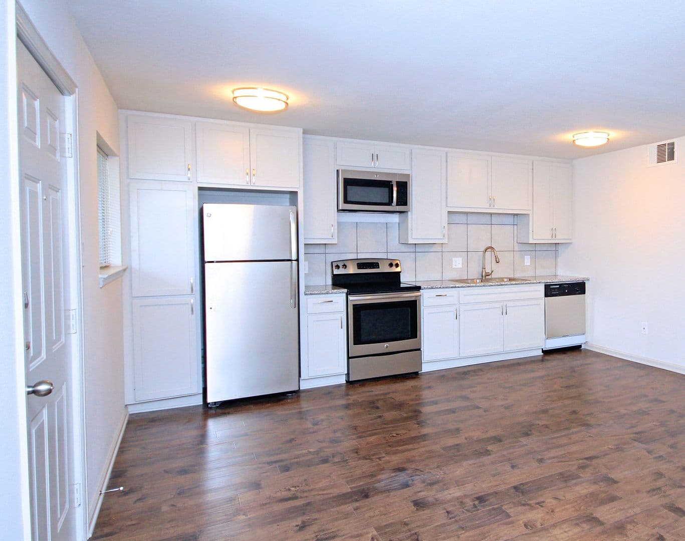 Baytown Apartment: 510 William Ave.