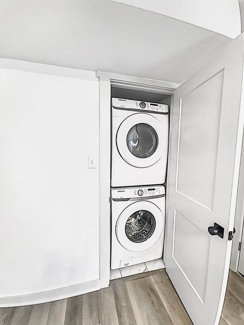 Beaumont Apartment: 2020 Cottonwood St