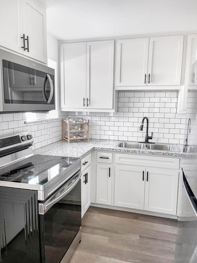 Beaumont Apartment: 2020 Cottonwood St