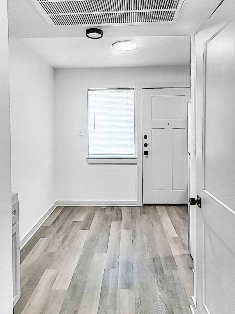 Beaumont Apartment: 2020 Cottonwood St