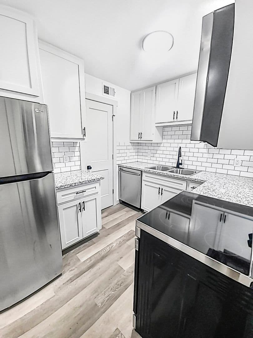 Beaumont Apartment: 2020 Cottonwood St