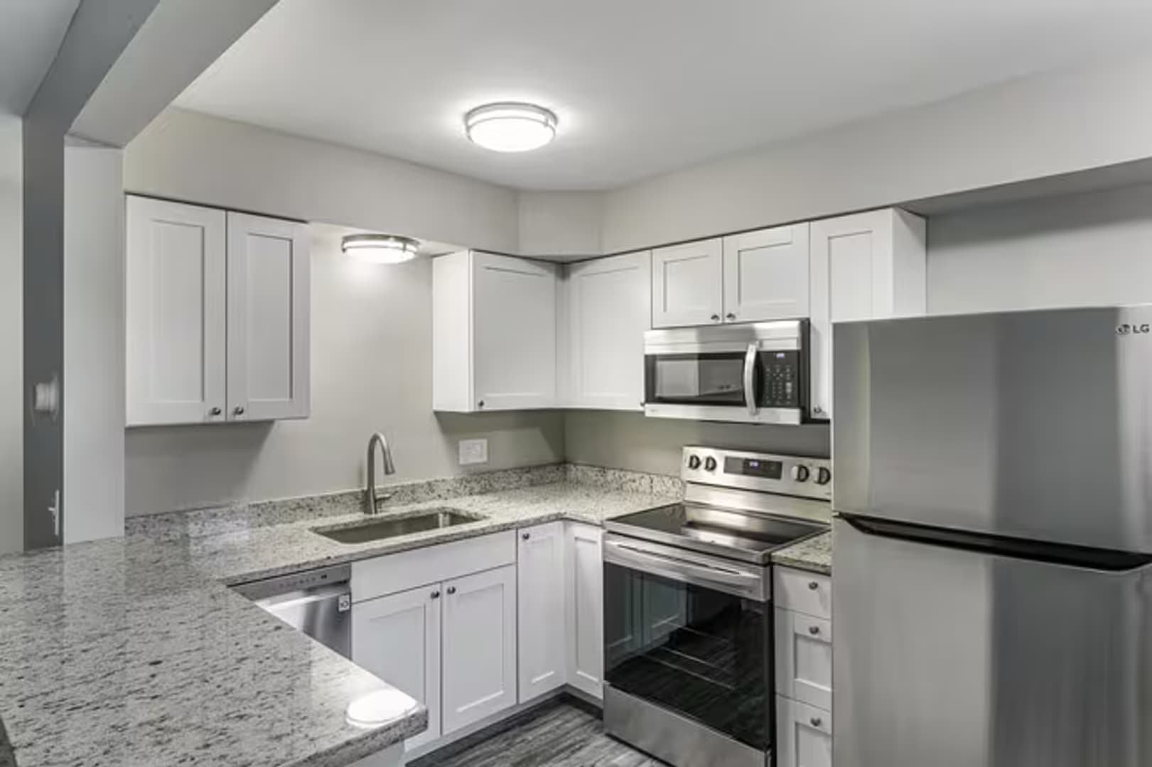 Lansing Apartment: 3225-3227 Holiday Dr