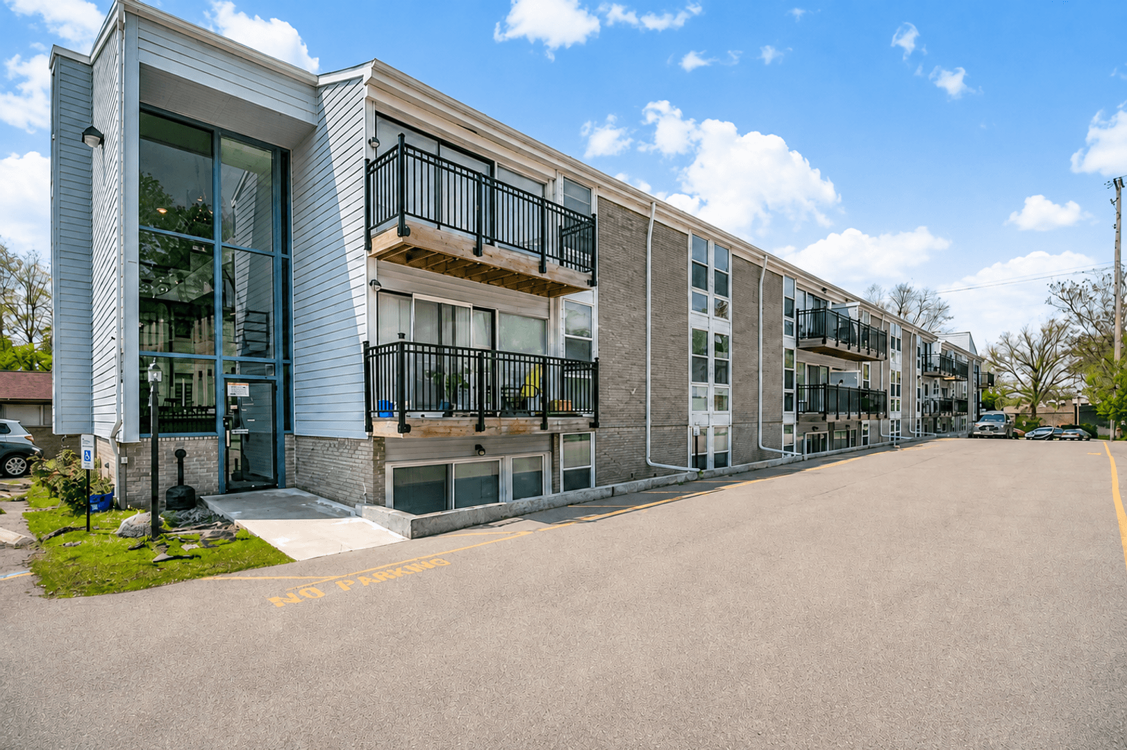 Jackson Apartment: 720 W. Michigan Avenue