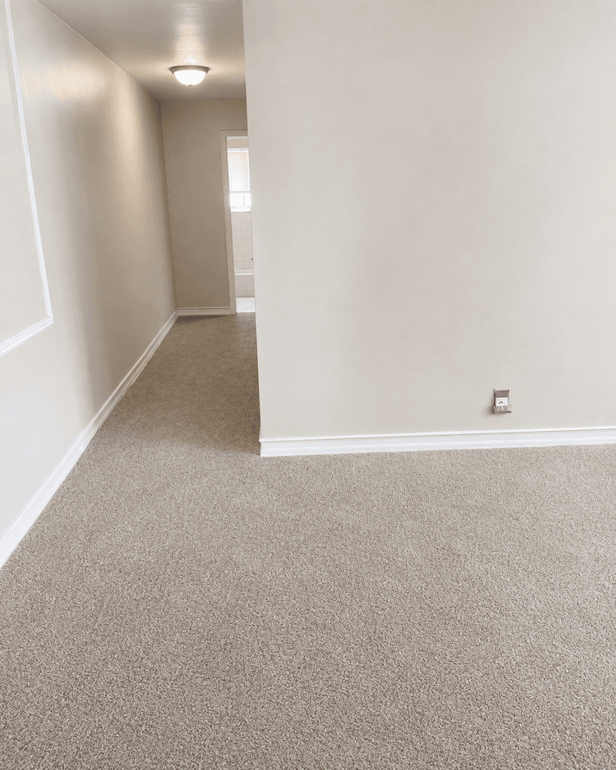 Lansing Apartment: 3225-3227 Holiday Dr