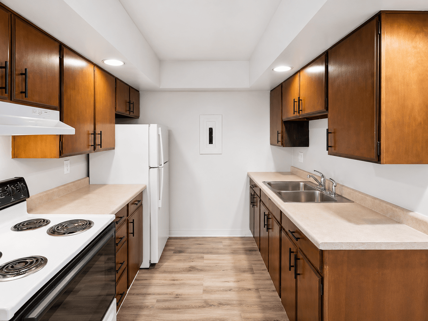 Mason Apartment: 703 S Rogers St