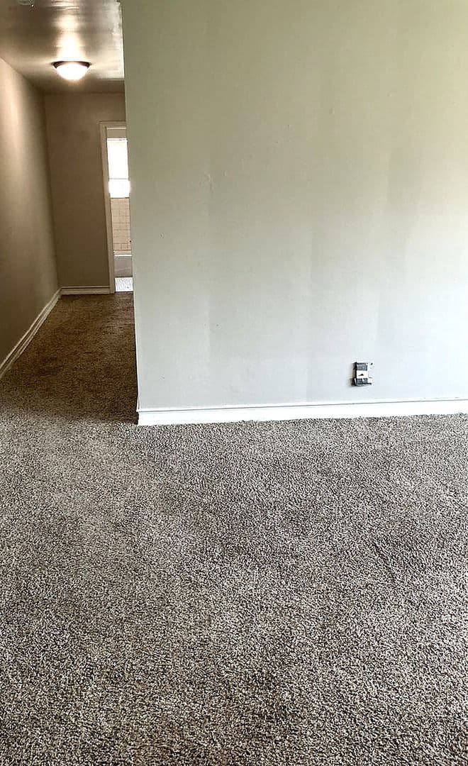 Lansing Apartment: 3225-3227 Holiday Dr