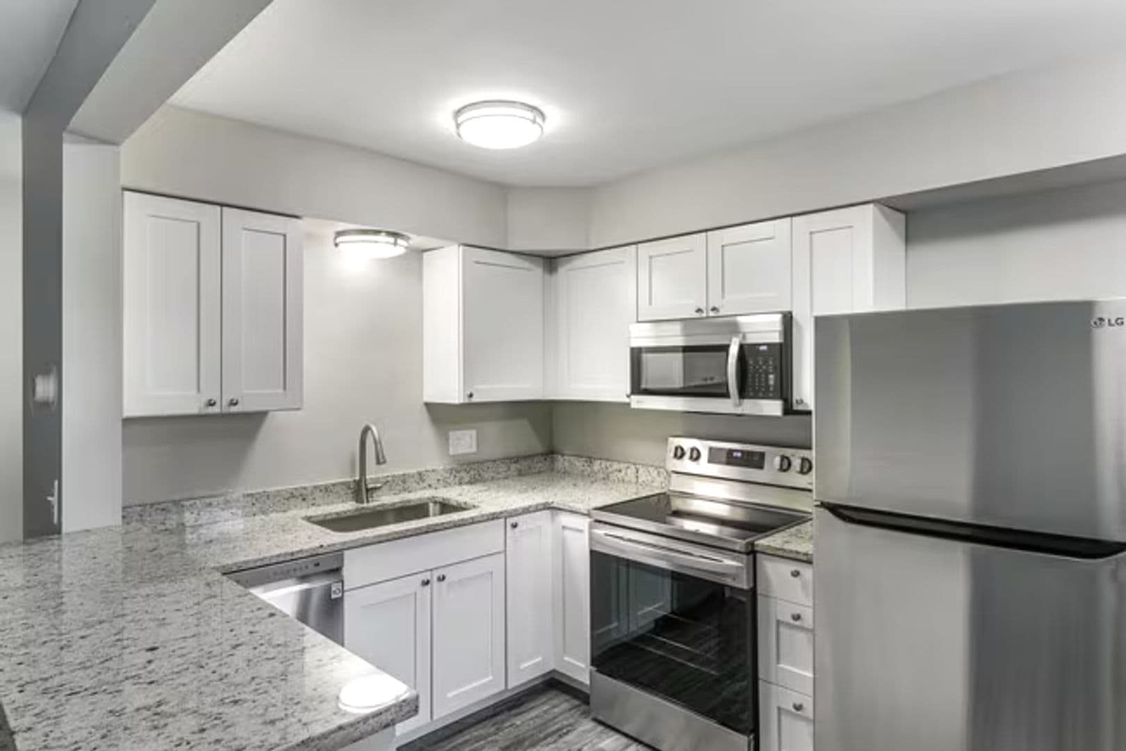 Lansing Apartment: 3225-3227 Holiday Dr