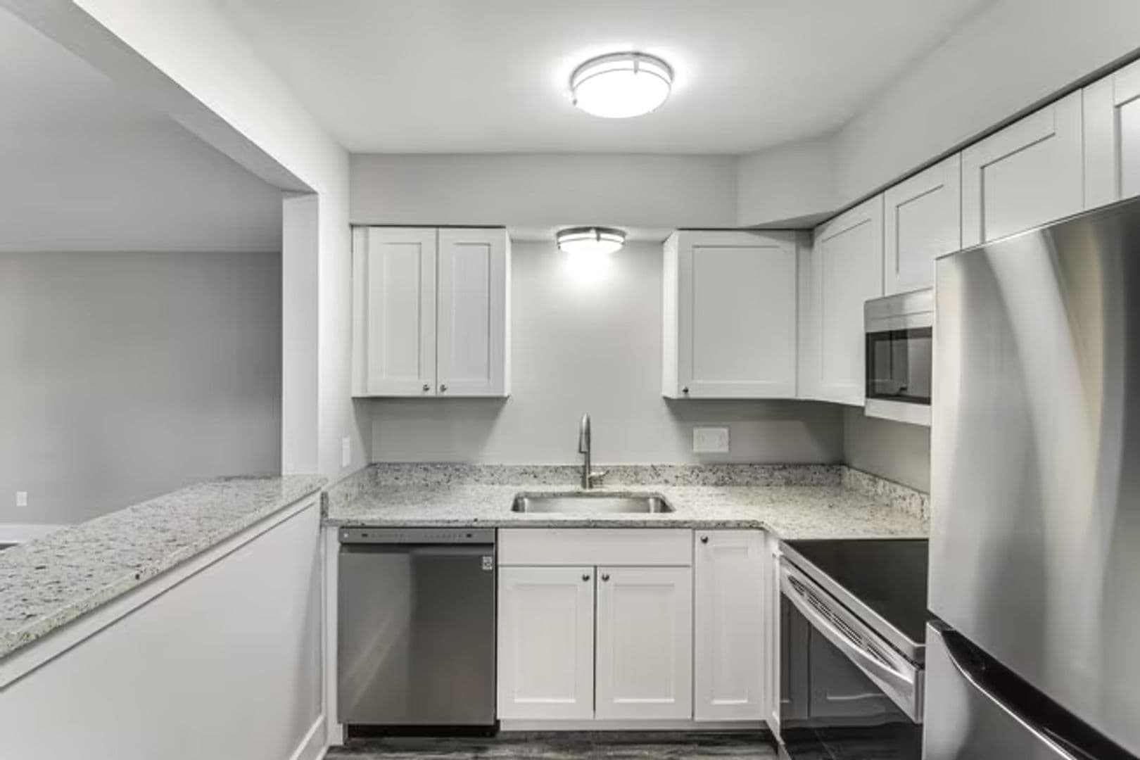 Lansing Apartment: 3225-3227 Holiday Dr