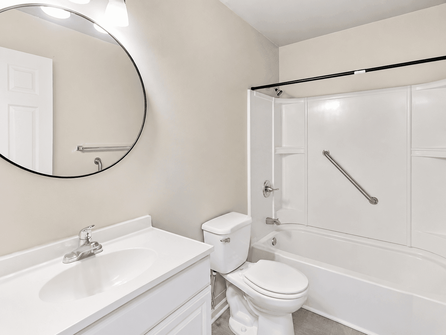 Mason Apartment: 703 S Rogers St