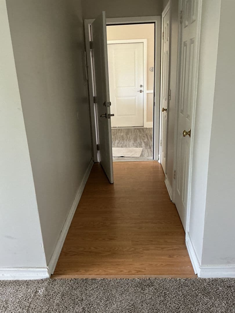 Lansing Apartment: 3225-3227 Holiday Dr