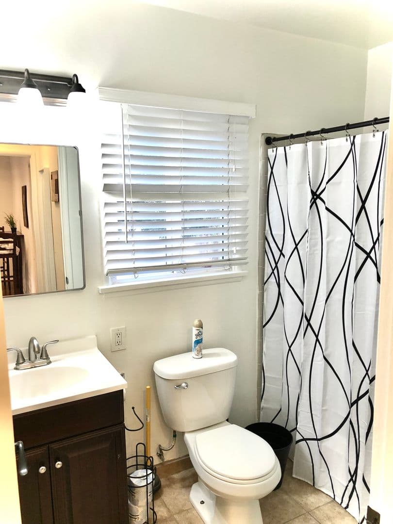 Valley Village Apartment: 12413-15 Candler Blvd