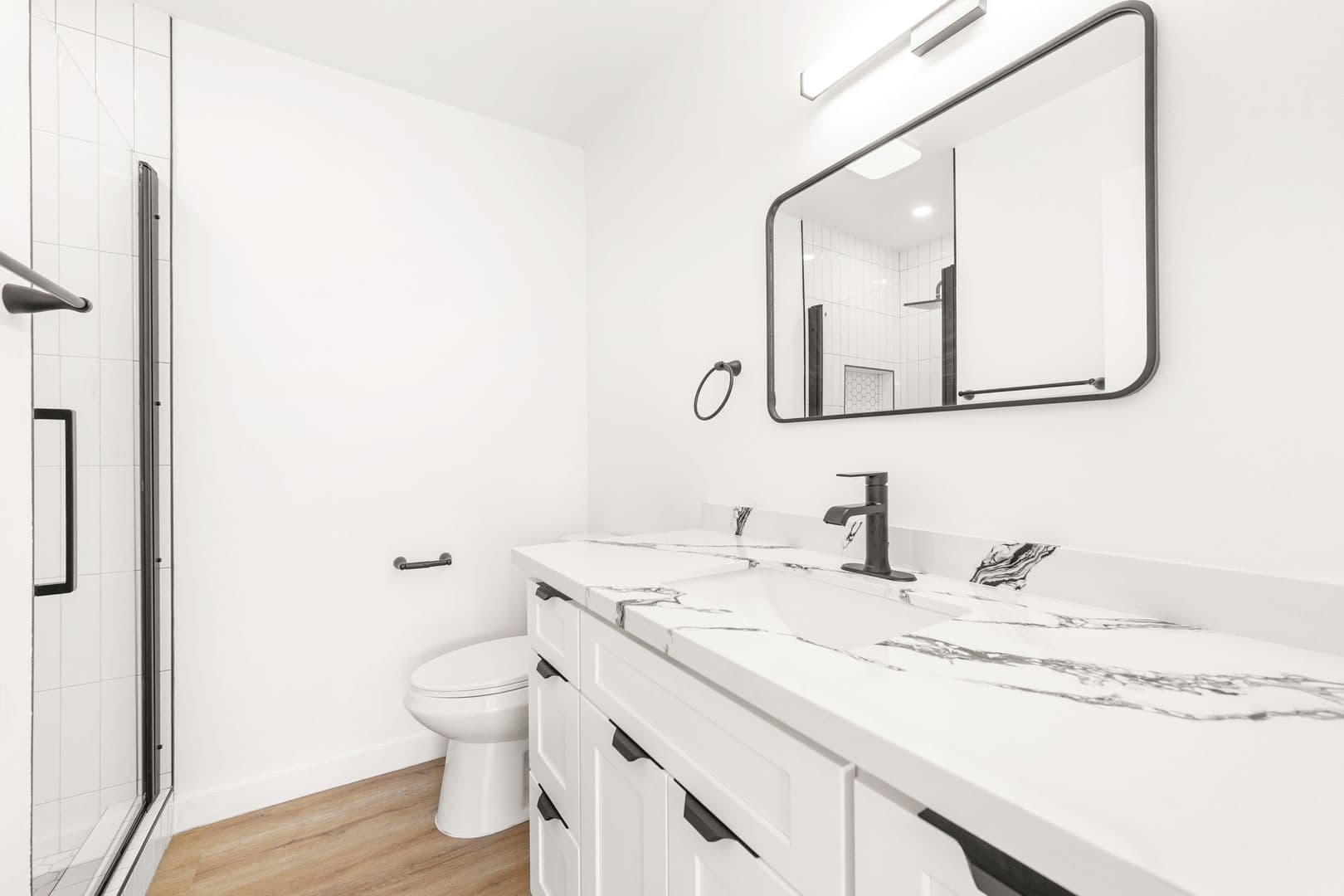 Los Angeles Apartment: 1332 N Vista St