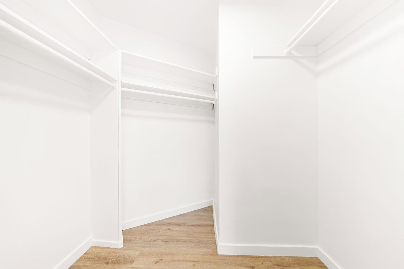 Los Angeles Apartment: 1332 N Vista St