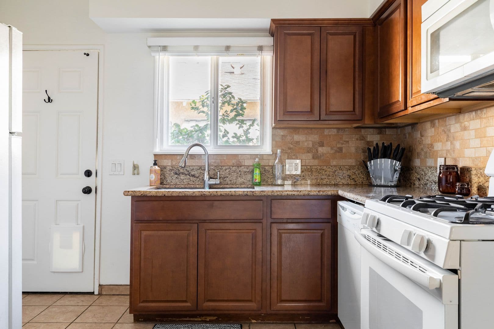 Valley Village Apartment: 12413-15 Candler Blvd