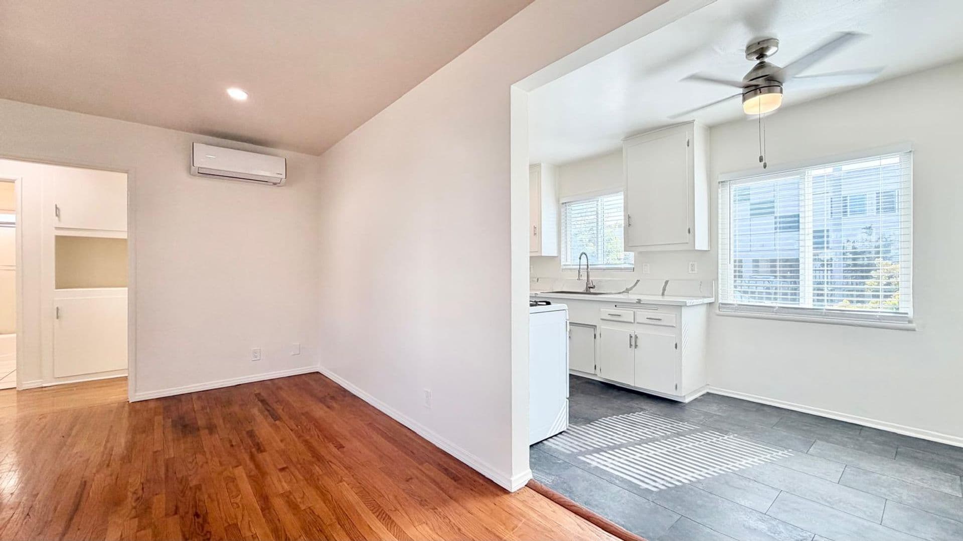 Los Angeles Apartment: 1433 S Meadowbrook Ave