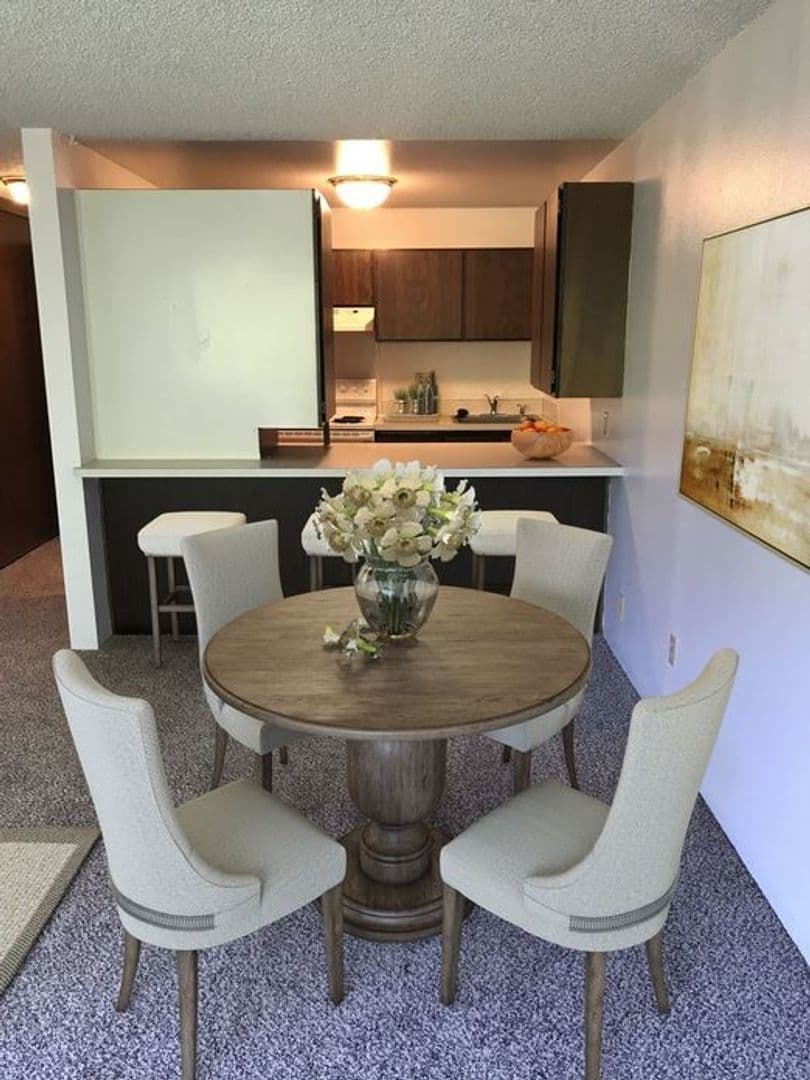 Eugene Apartment: 1280 W. 15th #2
