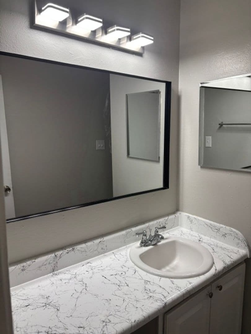 Birmingham Apartment: 660 Valley Crest Drive