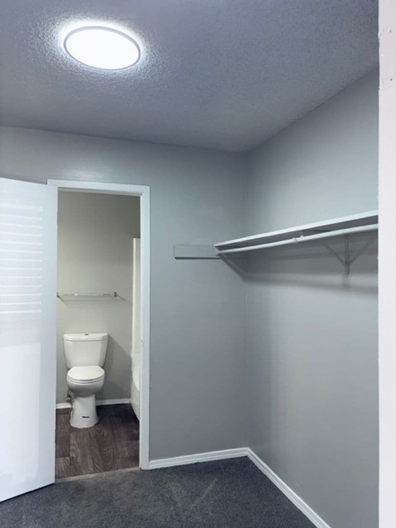 Birmingham Apartment: 660 Valley Crest Drive