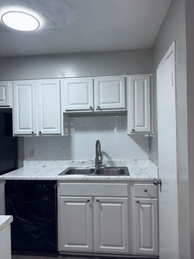 Birmingham Apartment: 660 Valley Crest Drive