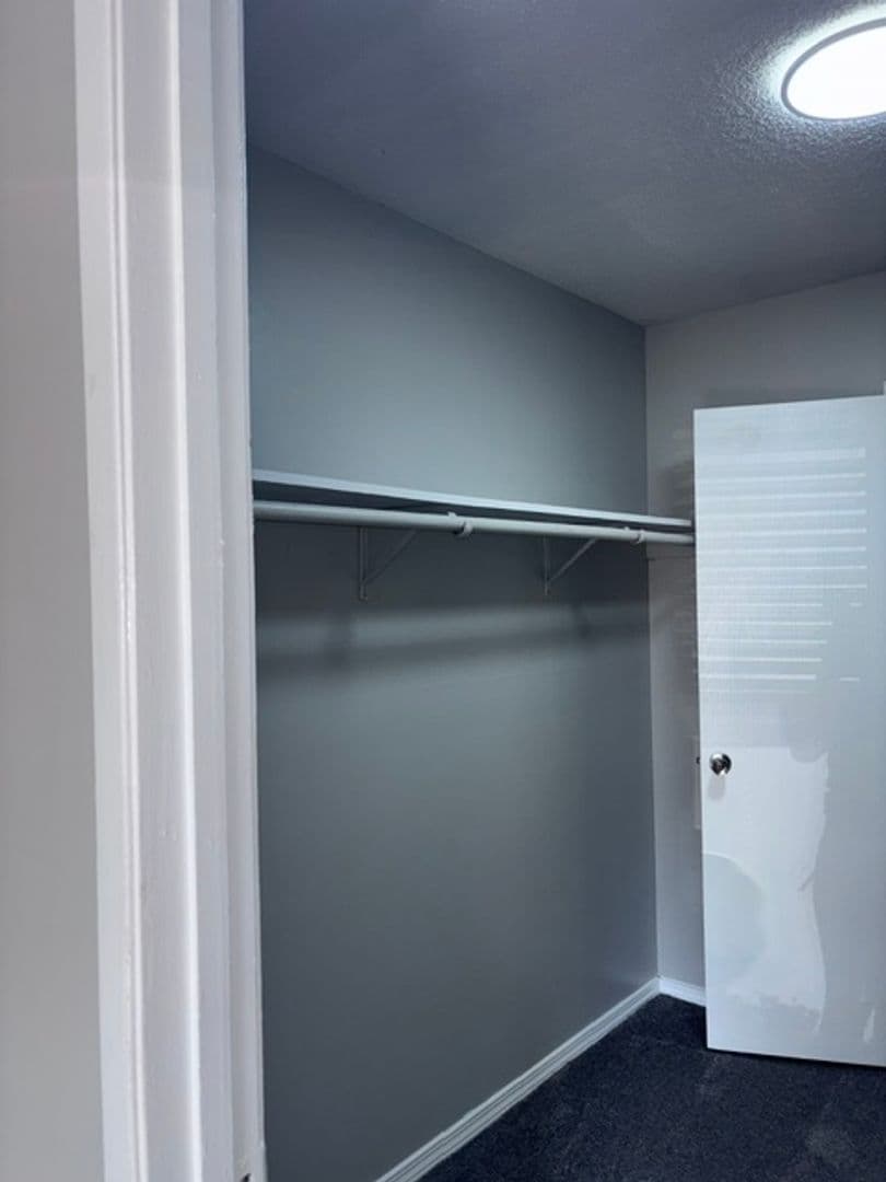 Birmingham Apartment: 660 Valley Crest Drive